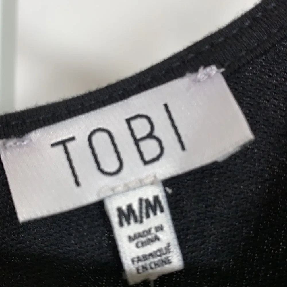TOBI Women’s Cold Shoulder Zipper Back Fleece Dress Black Size Medium
